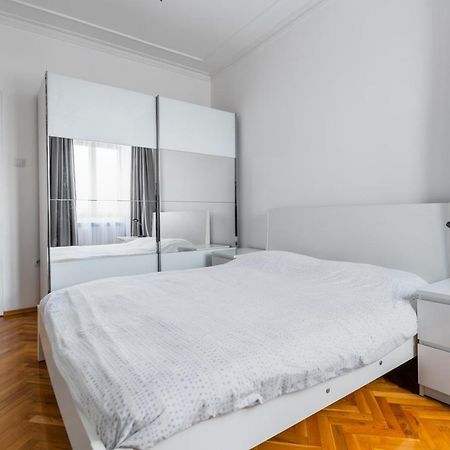 Vitosha Str 2Bd White & Blue Apt By Flat Mаnager Sofie Exteriér fotografie